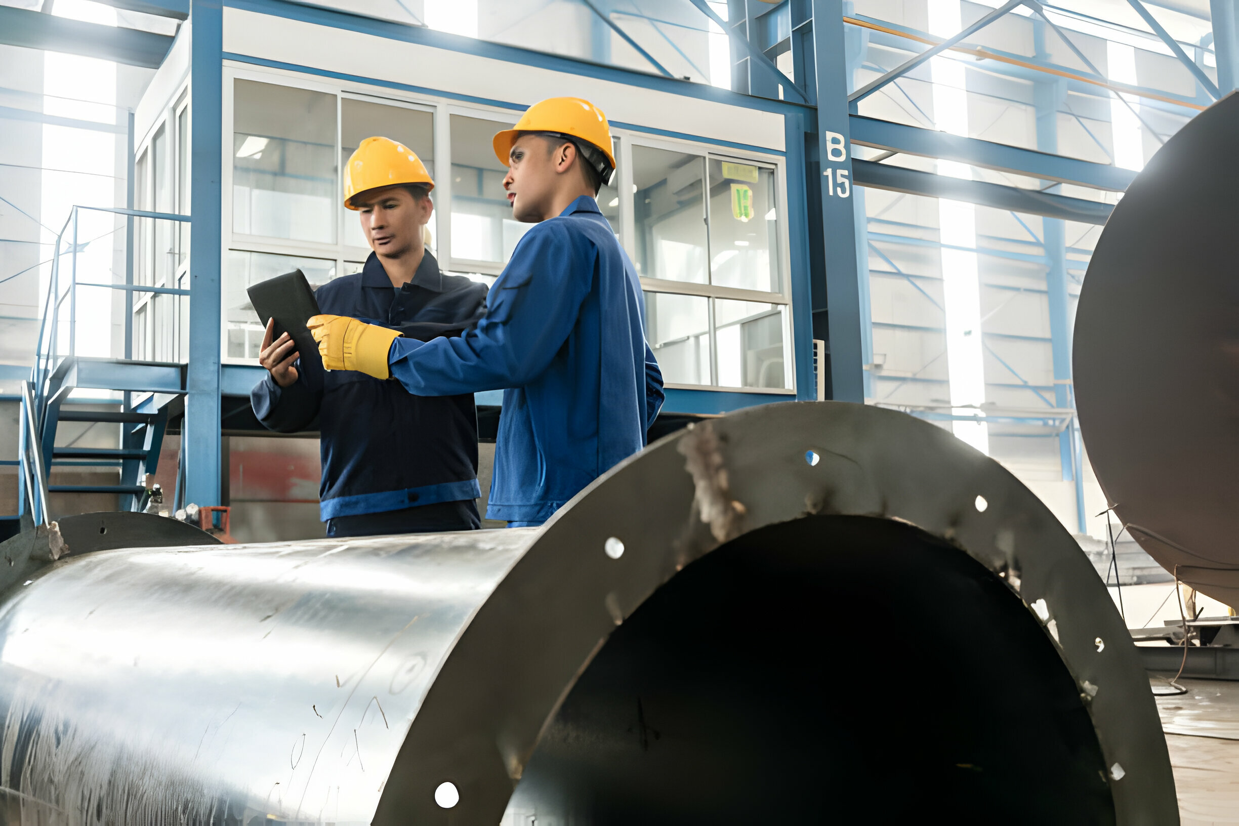 What is the difference between metal fabrication and metal manufacturing?